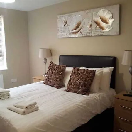 Hamilton Court From Your Hotel 4*